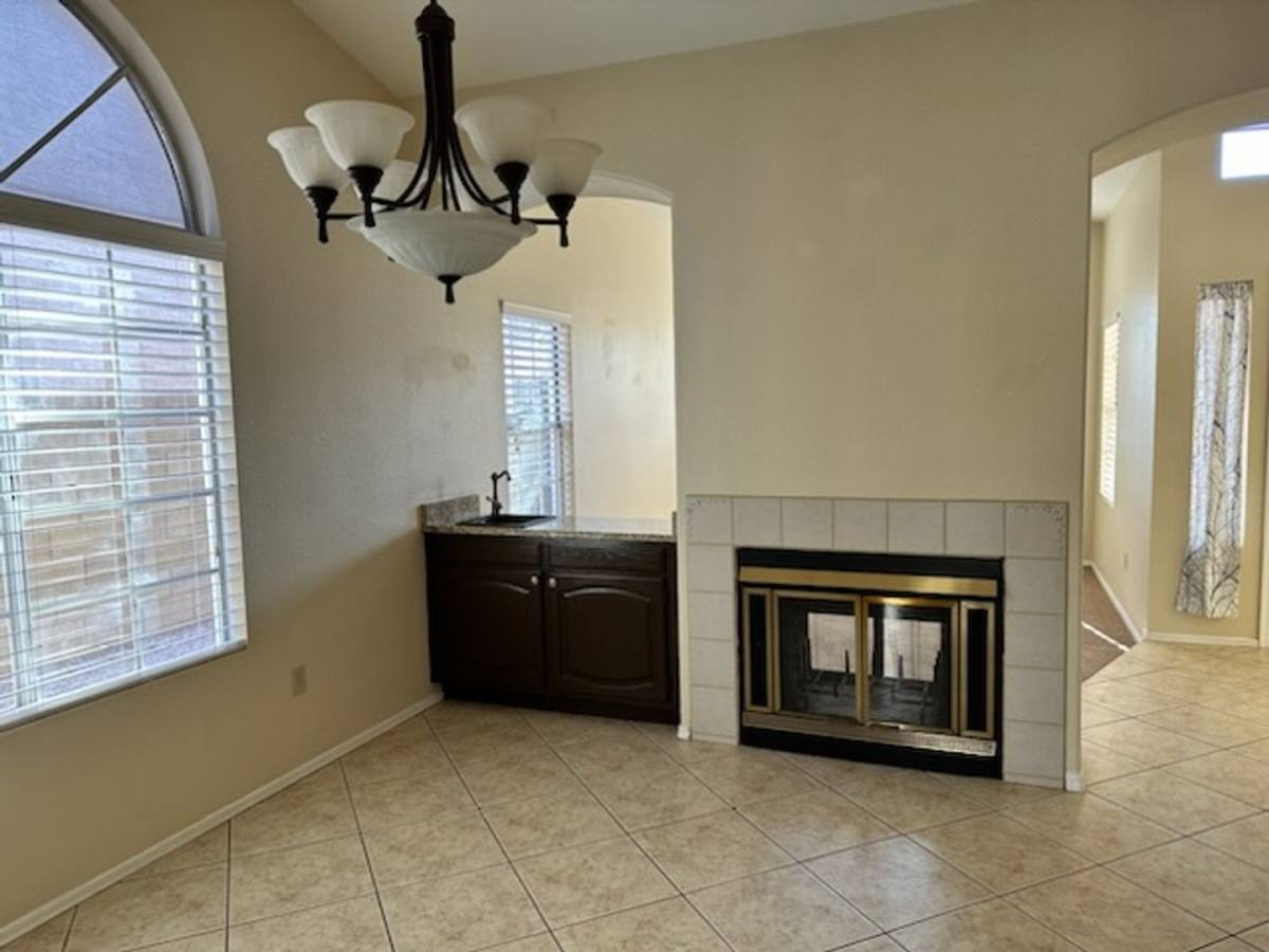 House for rent at 4106 E Ashurst Dr, Phoenix, AZ 85048