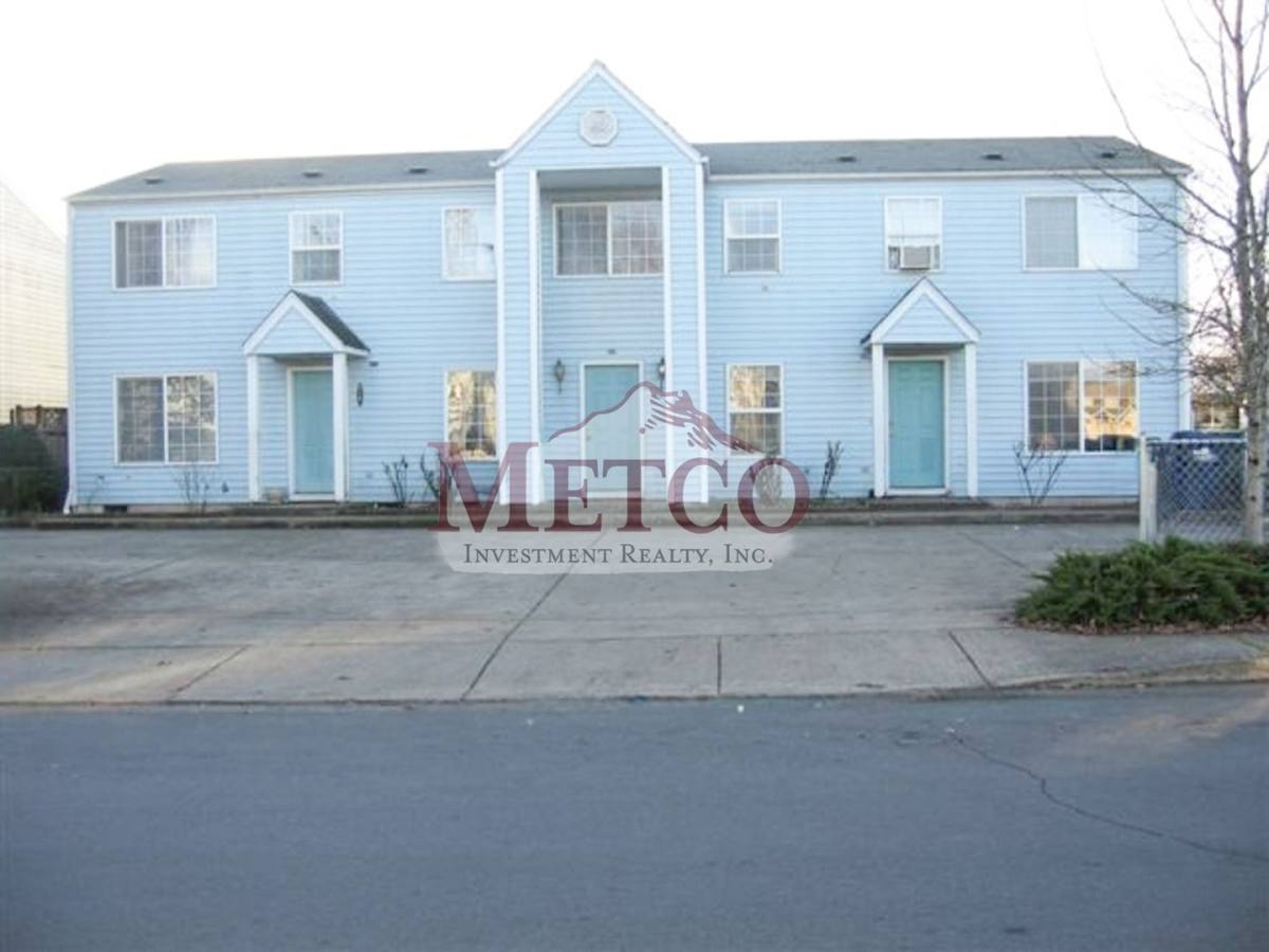 Apartment for rent at 1886 88 90 11th Place, Springfield, OR 97477