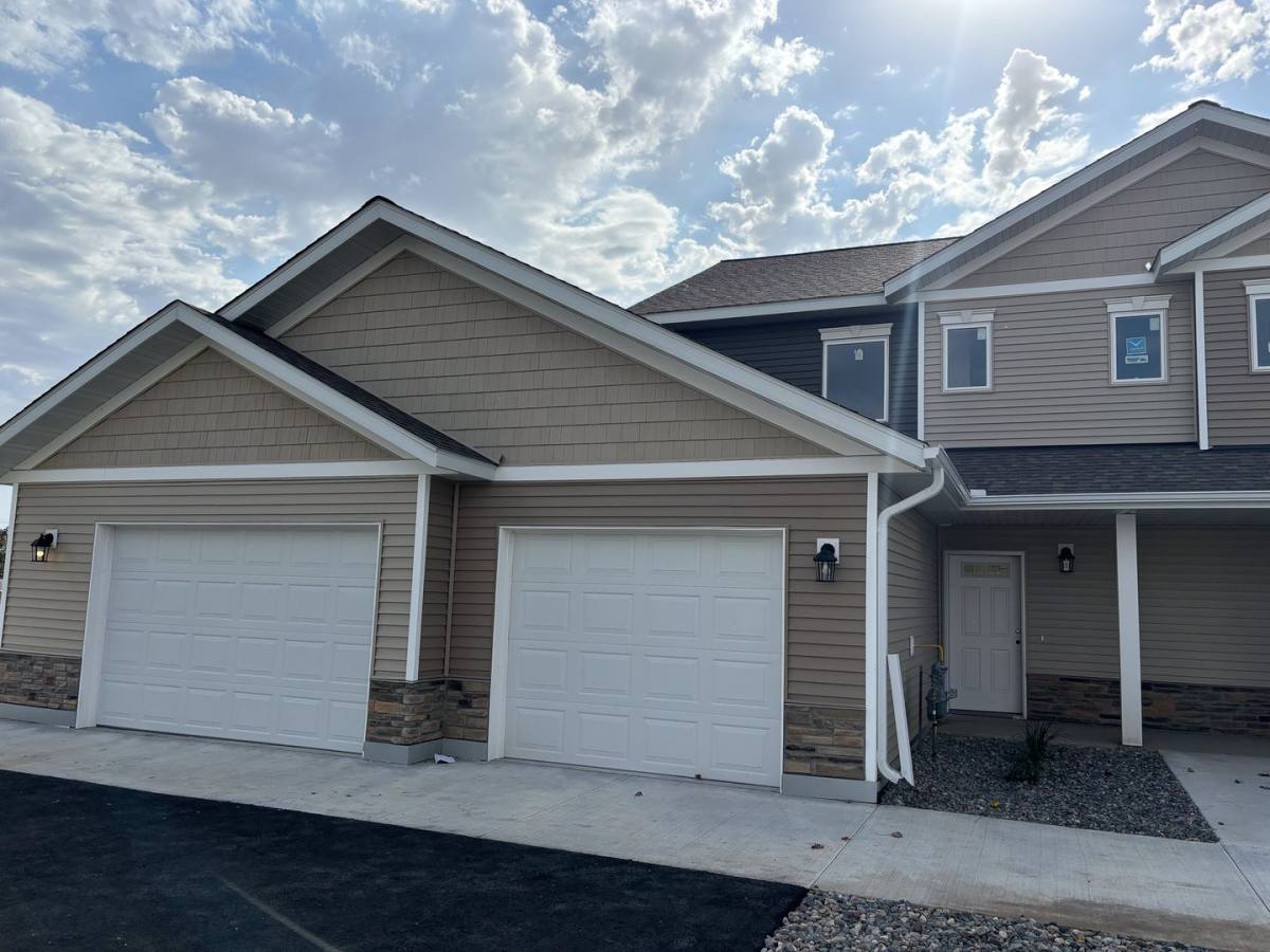 Townhouse for rent at 3175 40th Ave S, Saint Cloud, MN 56301