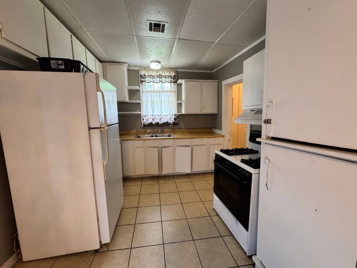 House for rent at 1407 8th Ave NW, Ardmore, OK 73401