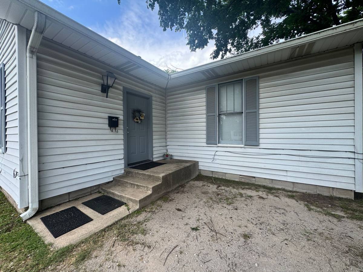 House for rent at 1407 8th Ave NW, Ardmore, OK 73401