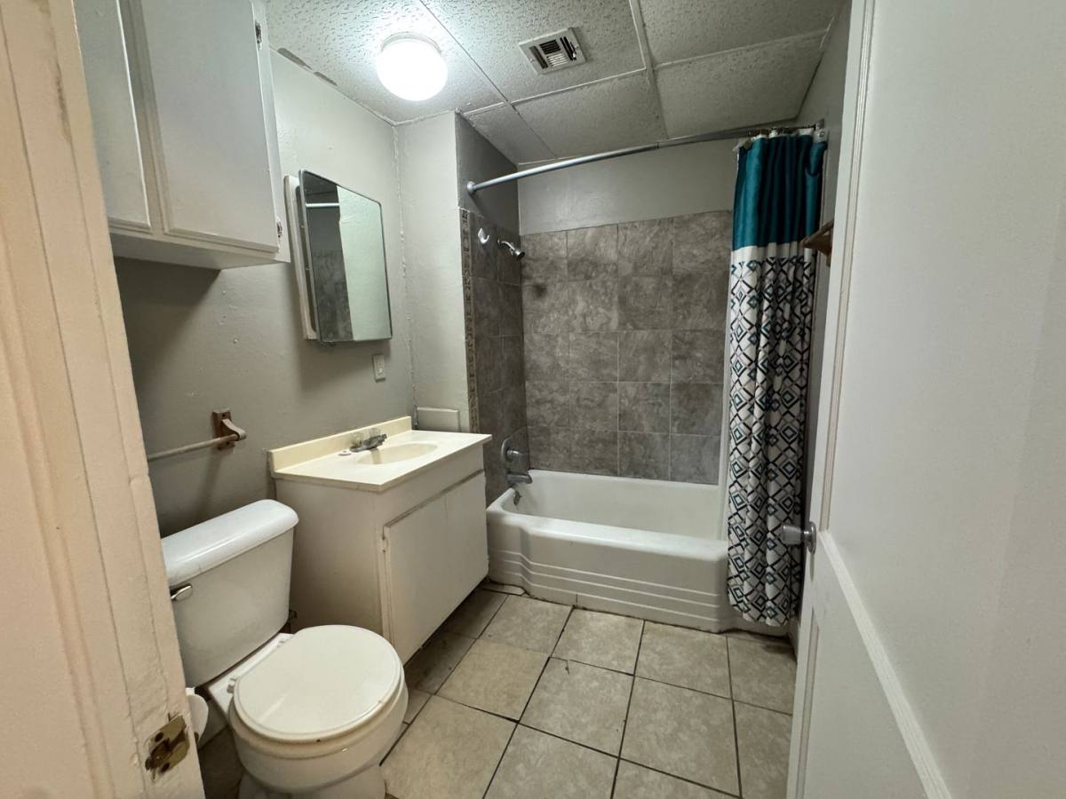 House for rent at 1407 8th Ave NW, Ardmore, OK 73401