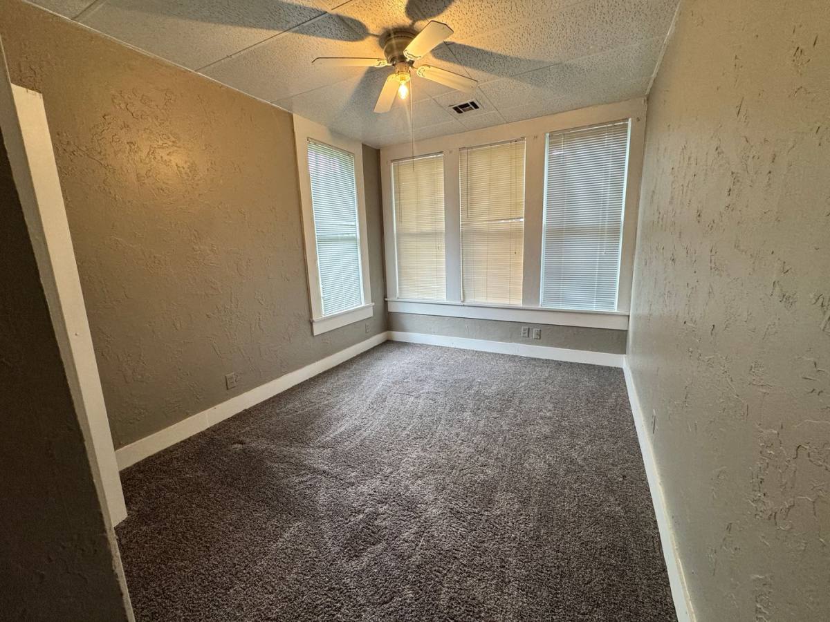 House for rent at 1407 8th Ave NW, Ardmore, OK 73401