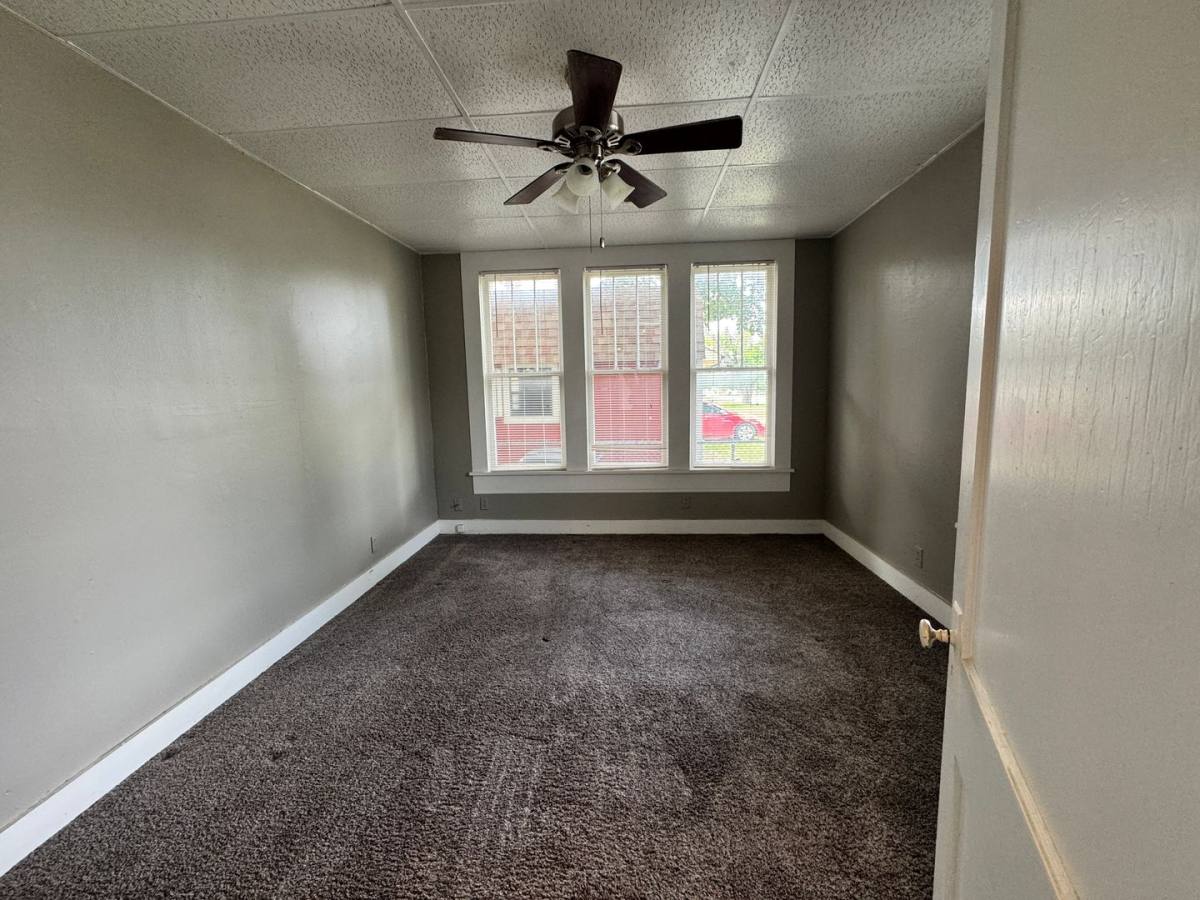 House for rent at 1407 8th Ave NW, Ardmore, OK 73401