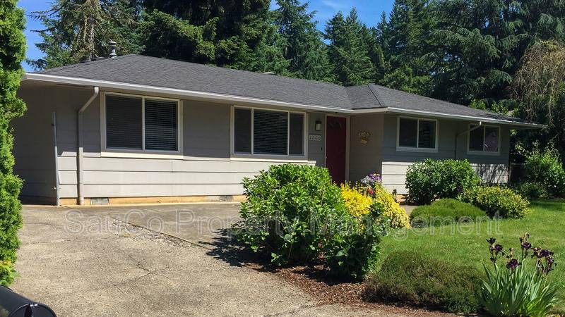 House for rent at 22120 S Leslie Ave, Beavercreek, OR 97004