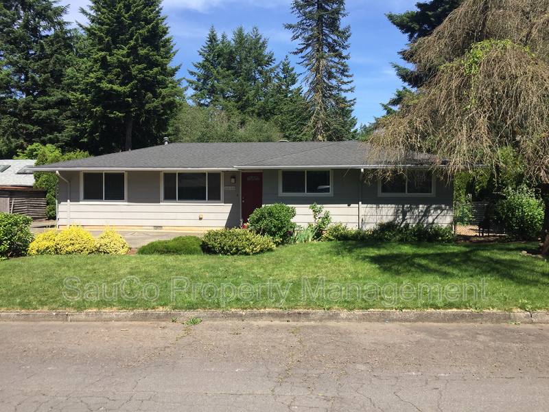 House for rent at 22120 S Leslie Ave, Beavercreek, OR 97004