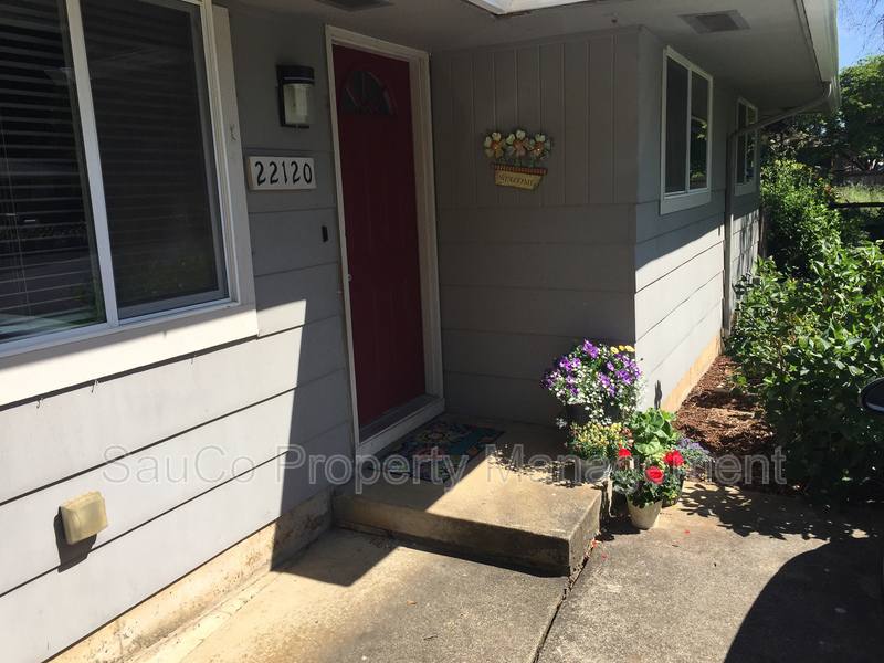 House for rent at 22120 S Leslie Ave, Beavercreek, OR 97004