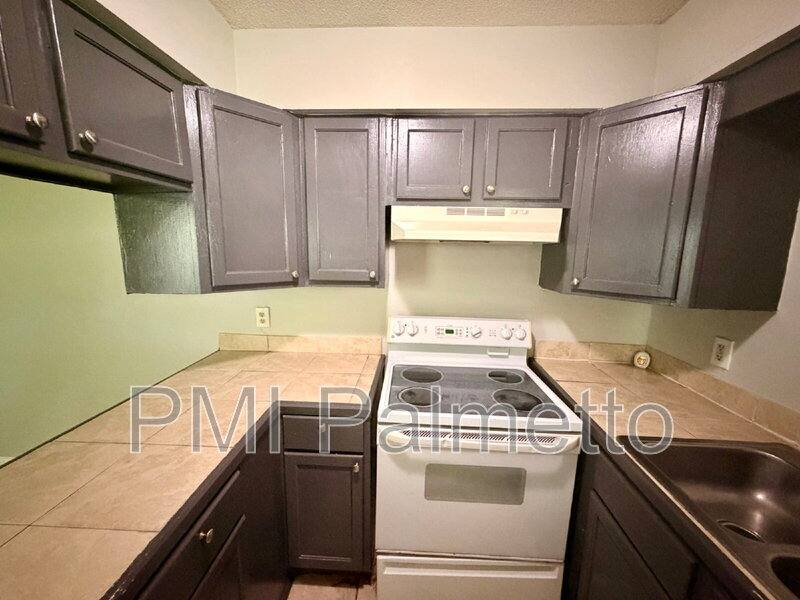 Apartment for rent at 1908 Tall Pines Circle #4, Columbia, SC 29205