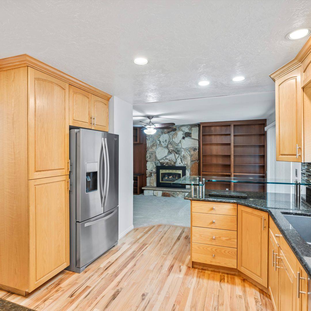 House for rent at 9763 S Sitzmark Dr, Sandy, UT 84092