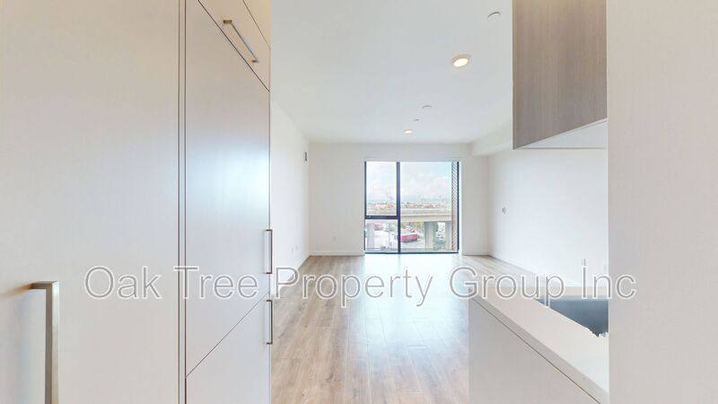 House for rent at 532 Union St #610, Oakland, CA 94607