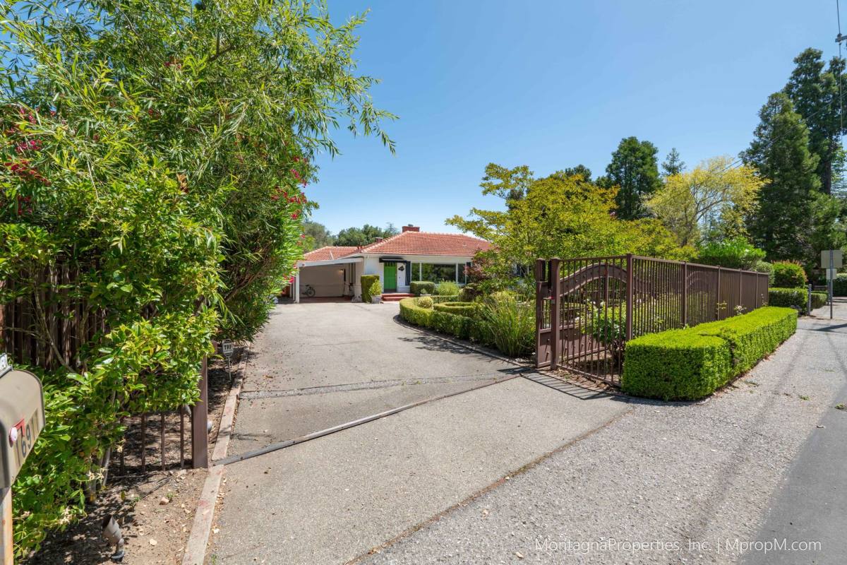 House for rent at 16911 Kennedy Rd, Los Gatos, CA 95032