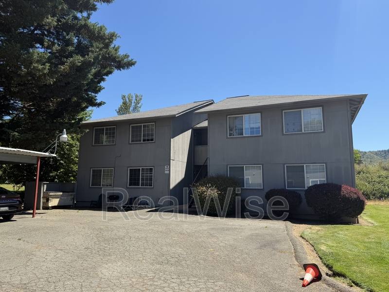 Apartment for rent at 2145 NW Heidi Lane #D, Grants Pass, OR 97526