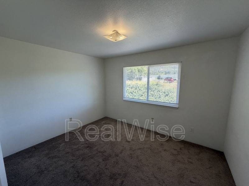 Apartment for rent at 2145 NW Heidi Lane #D, Grants Pass, OR 97526