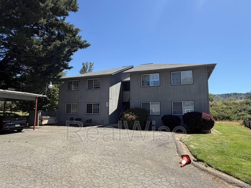 Apartment for rent at 2145 NW Heidi Lane #D, Grants Pass, OR 97526