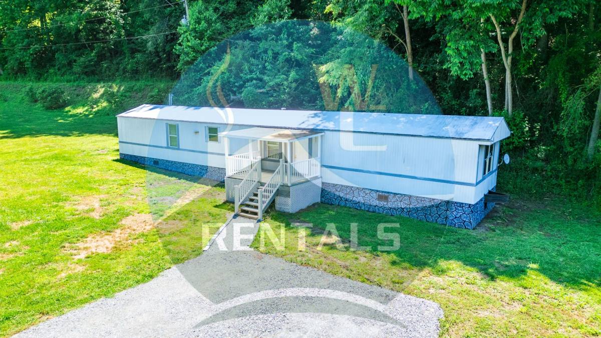 House for rent at 1969 Thomas Valley Rd, Whittier, NC 28789