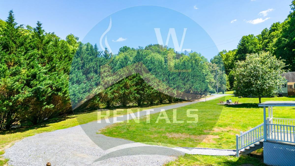 House for rent at 1969 Thomas Valley Rd, Whittier, NC 28789