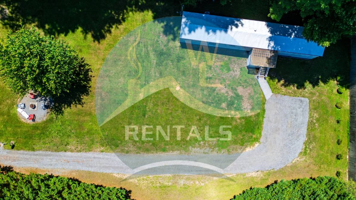 House for rent at 1969 Thomas Valley Rd, Whittier, NC 28789