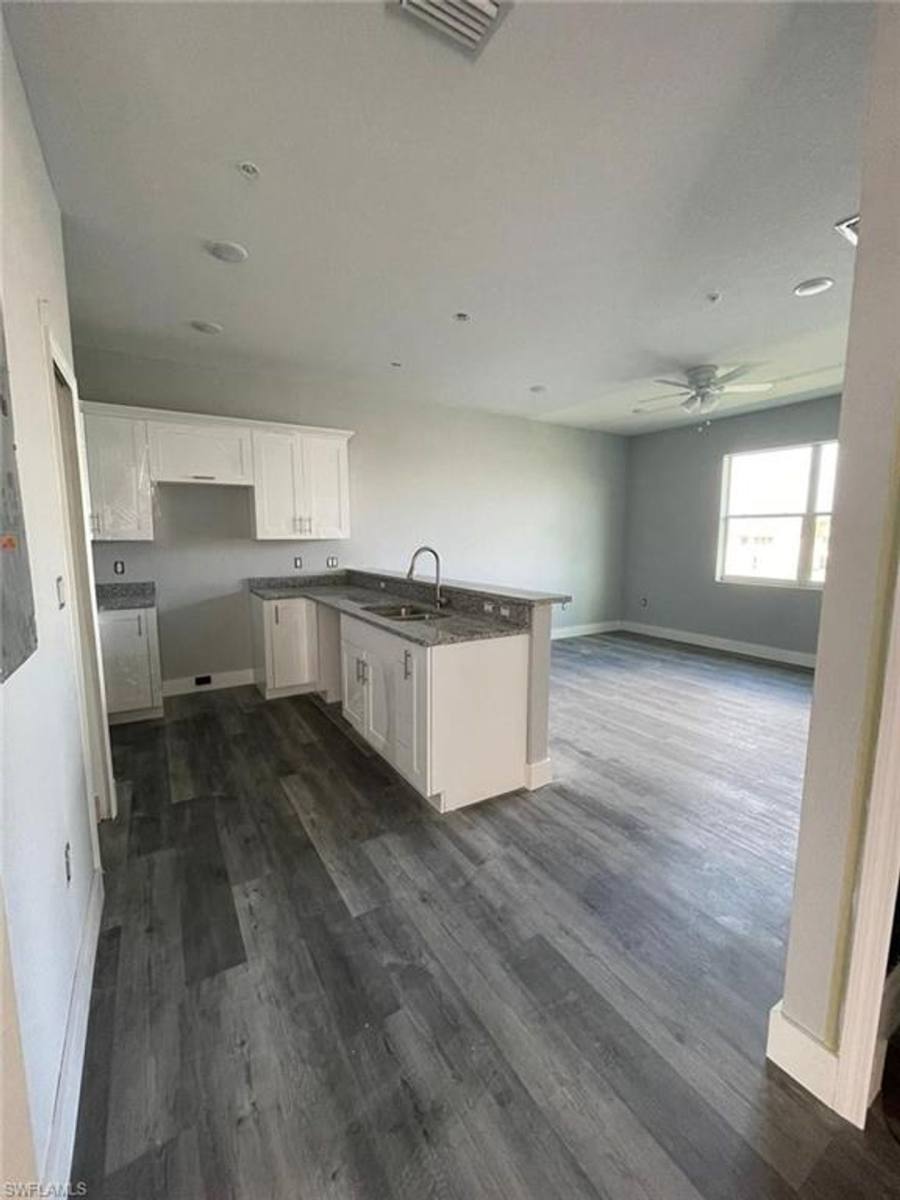 Apartment for rent at 275 SW 4th St #220, Cape Coral, FL 33991