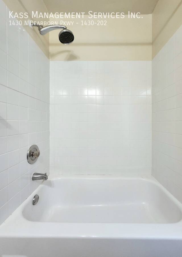 Apartment for rent at 1430 N Dearborn Parkway, Chicago, IL 60610