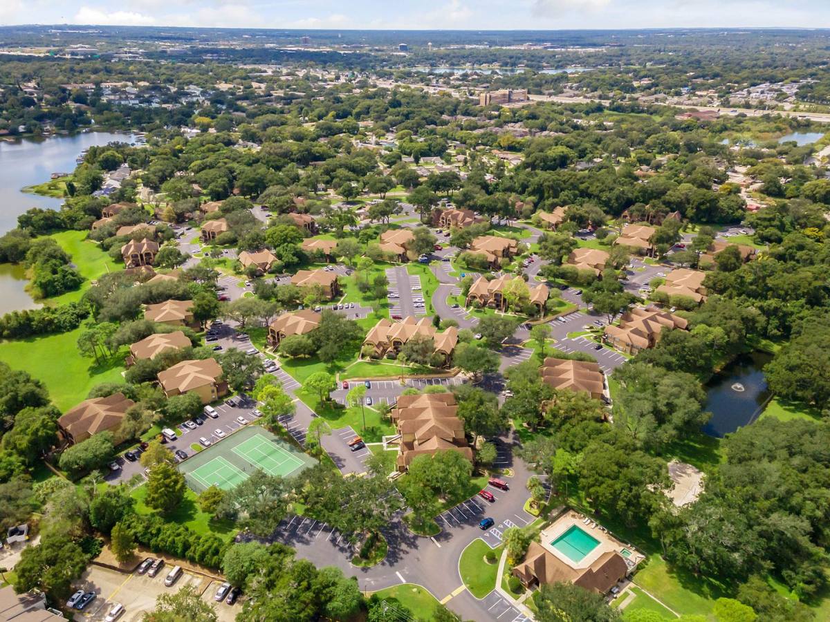 Condo for rent at 380 Lakepointe Dr, Altamonte Springs, FL 32701