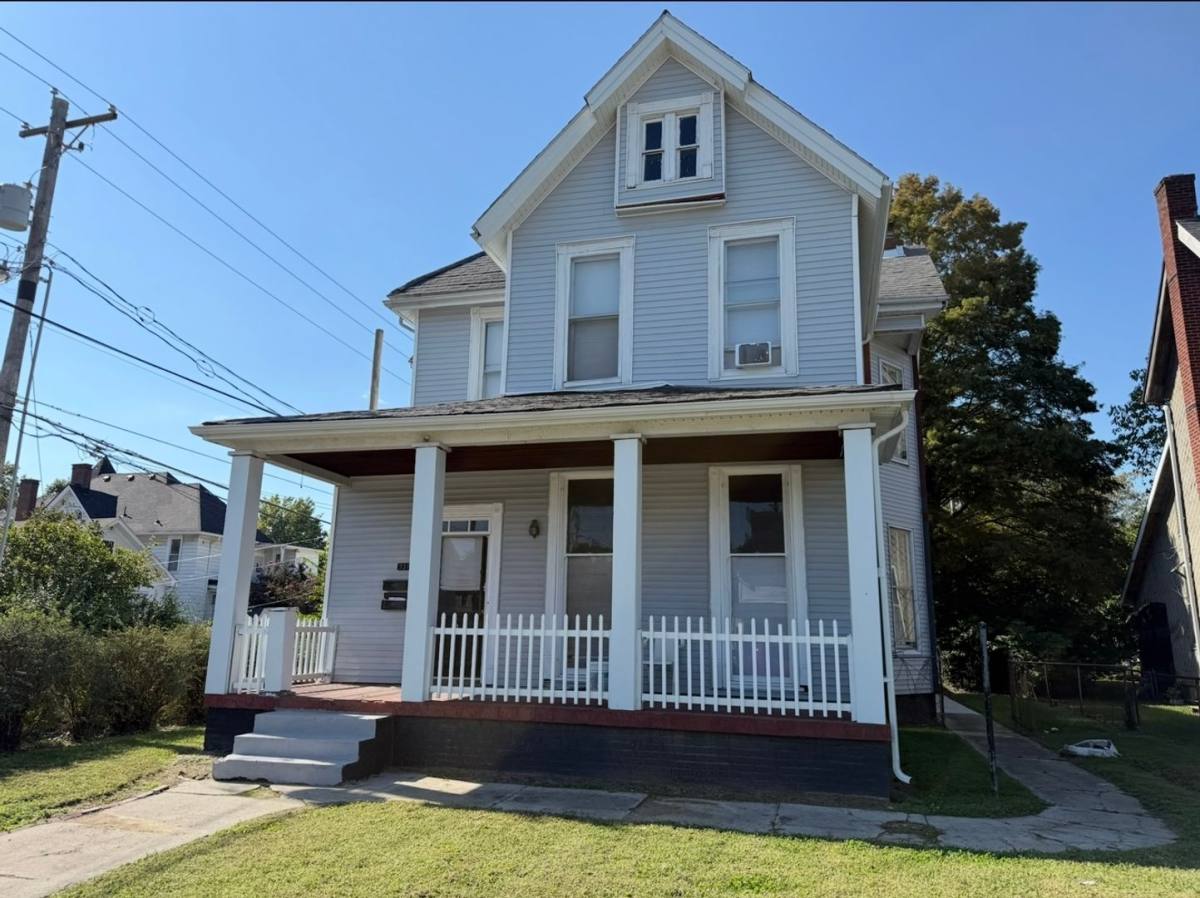 Apartment for rent at 931 SE 8th St, Evansville, IN 47713