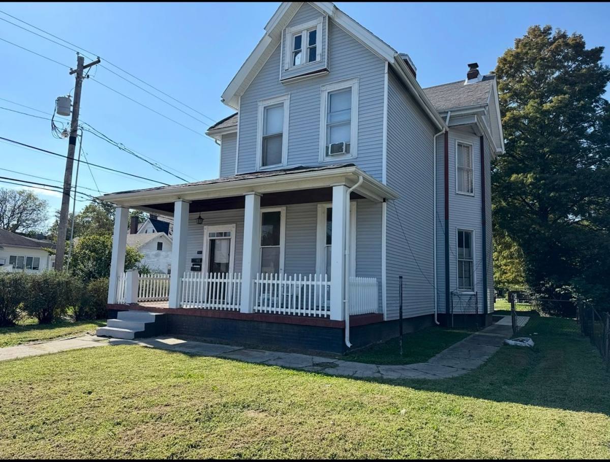 Apartment for rent at 931 SE 8th St, Evansville, IN 47713