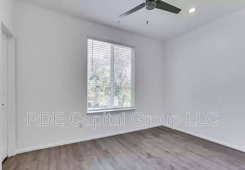 Apartment for rent at 3275 Dallas St #303, Dallas, TX 75210
