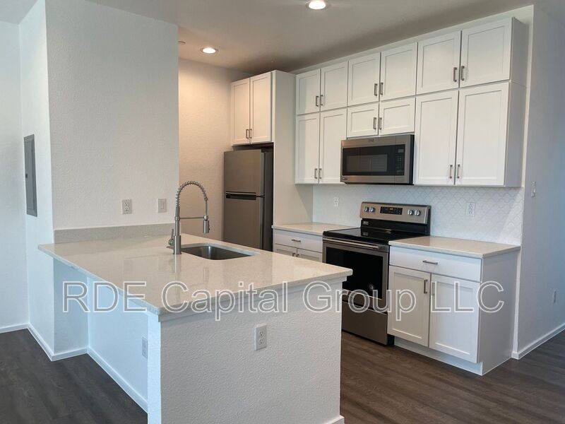 Apartment for rent at 3275 Dallas St #303, Dallas, TX 75210