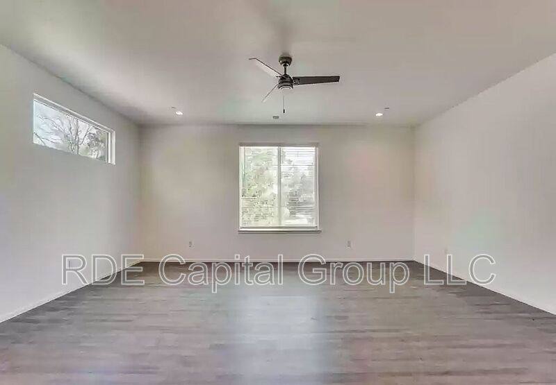Apartment for rent at 3275 Dallas St #303, Dallas, TX 75210