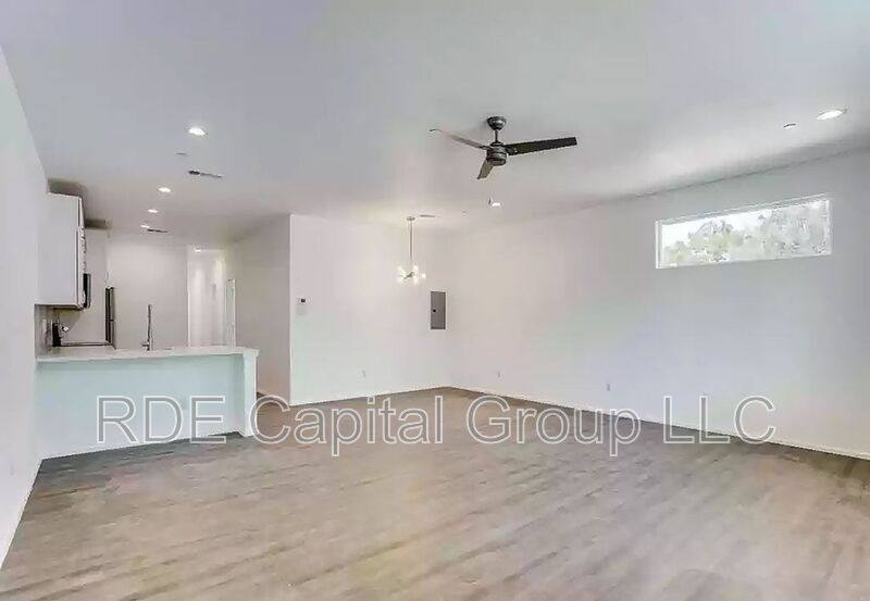 Apartment for rent at 3275 Dallas St #303, Dallas, TX 75210
