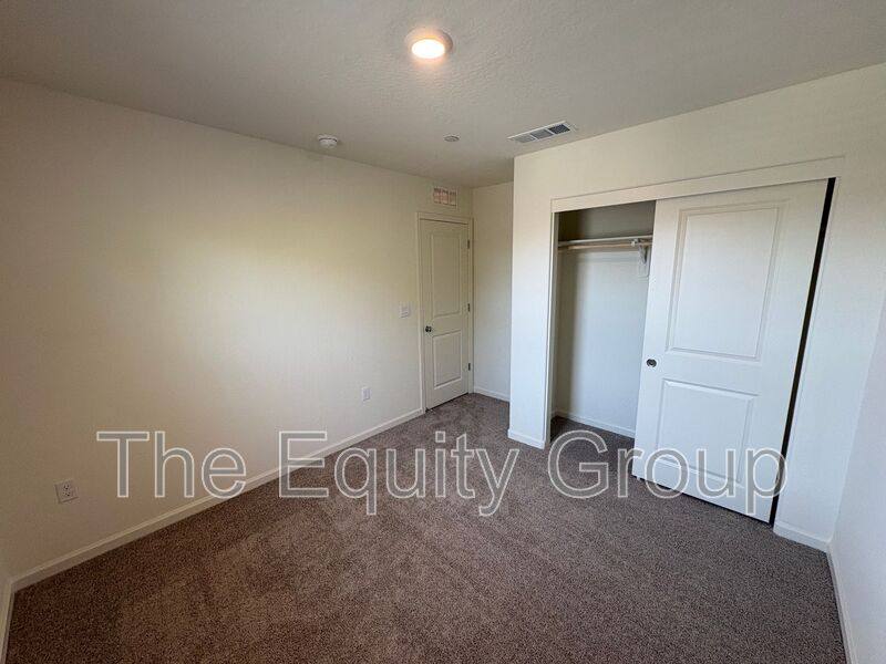 House for rent at 1900 Oaks Fall Court, Tulare, CA 93274