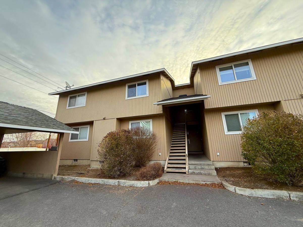 Apartment for rent at 2310 SW 23rd St, Redmond, OR 97756