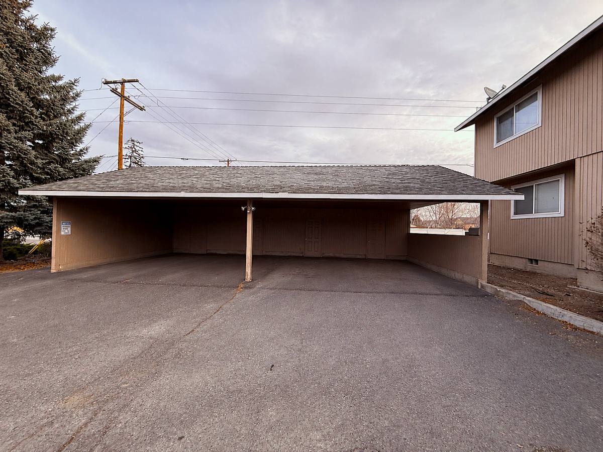 Apartment for rent at 2310 SW 23rd St, Redmond, OR 97756