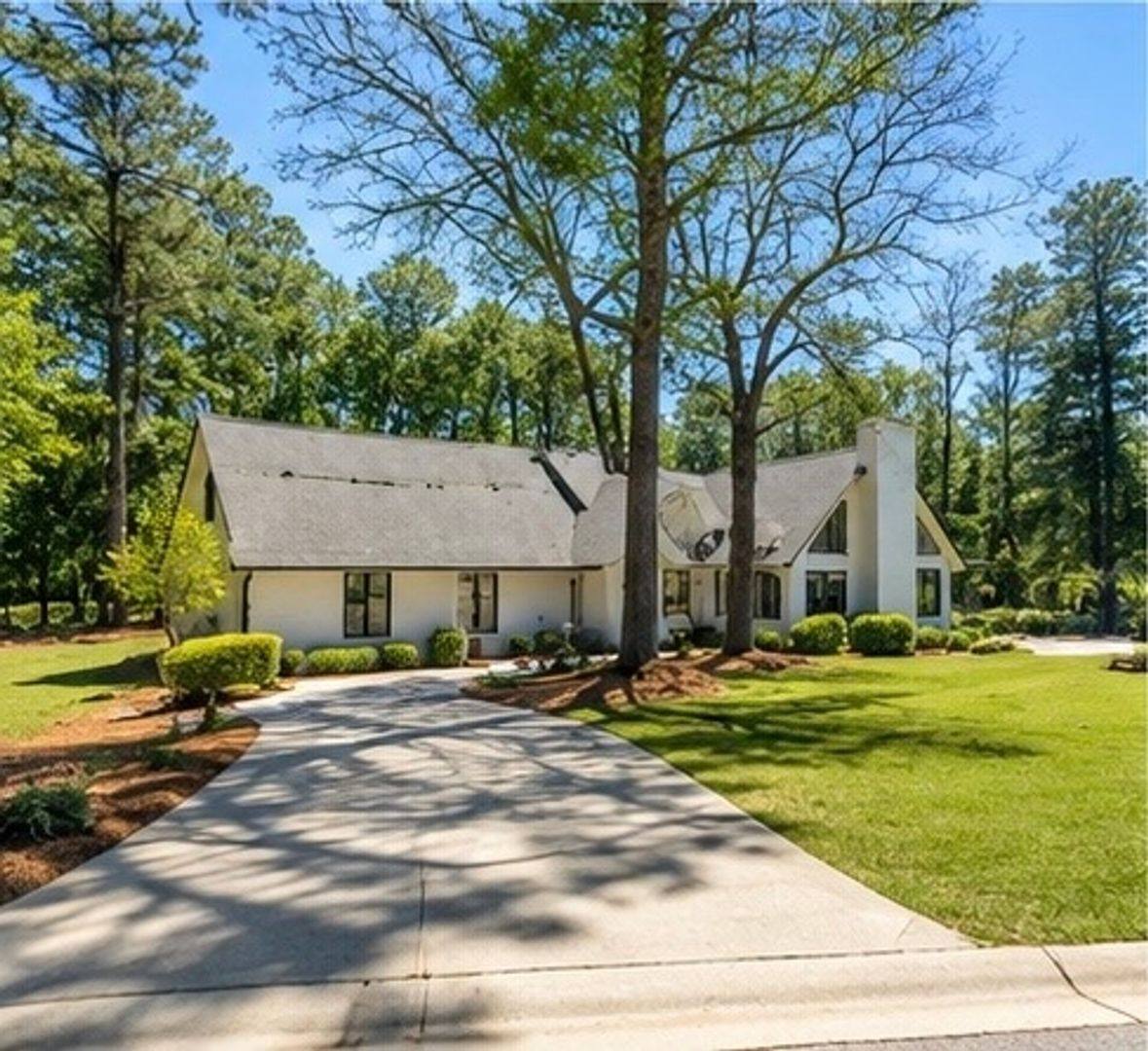 House for rent at 2900 Middlesex Rd, Fayetteville, NC 28306