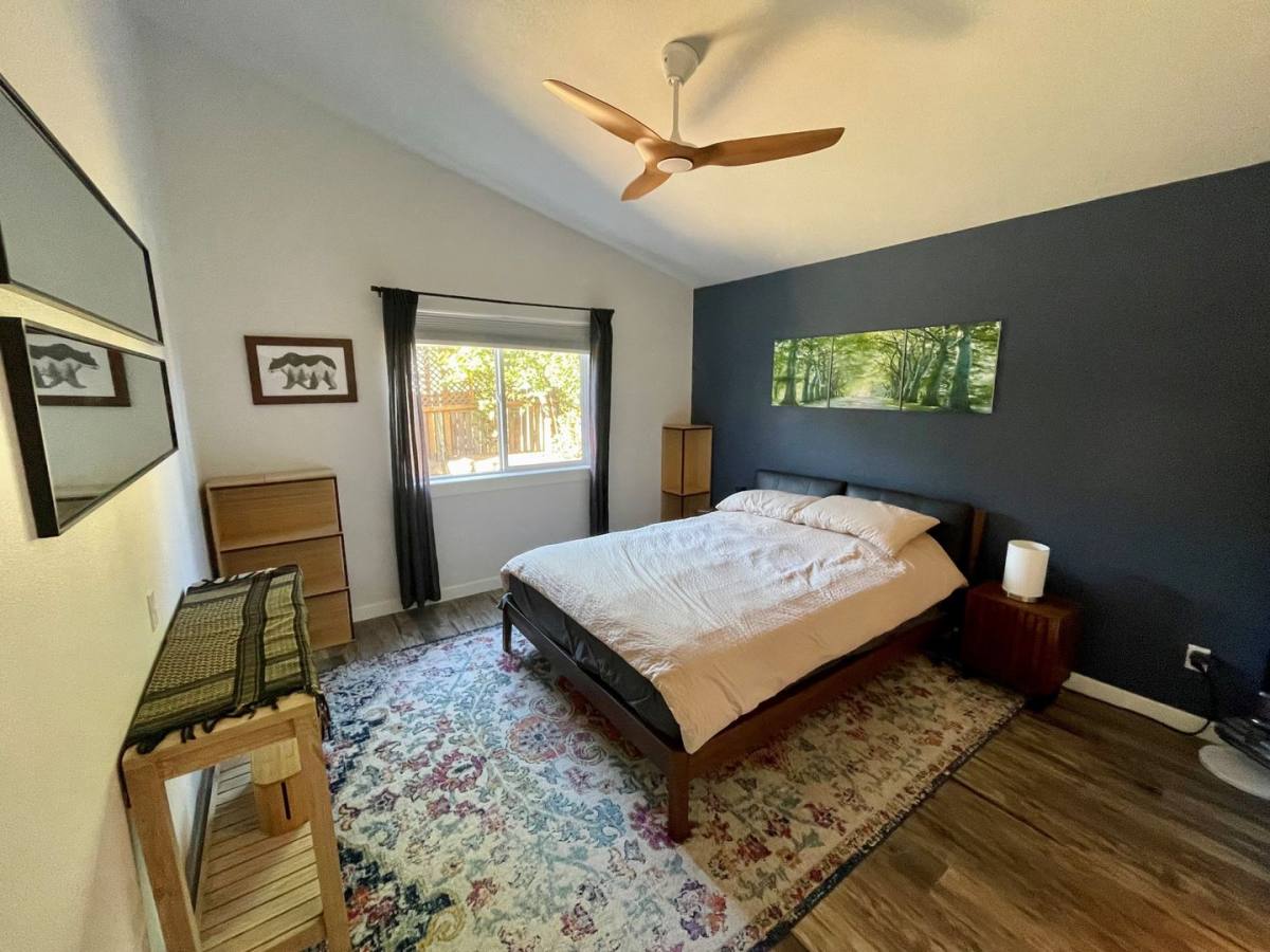 House for rent at 61031 Borden Dr, Bend, OR 97702