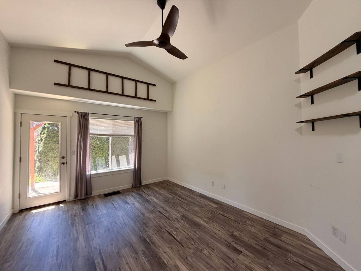 House for rent at 61031 Borden Dr, Bend, OR 97702