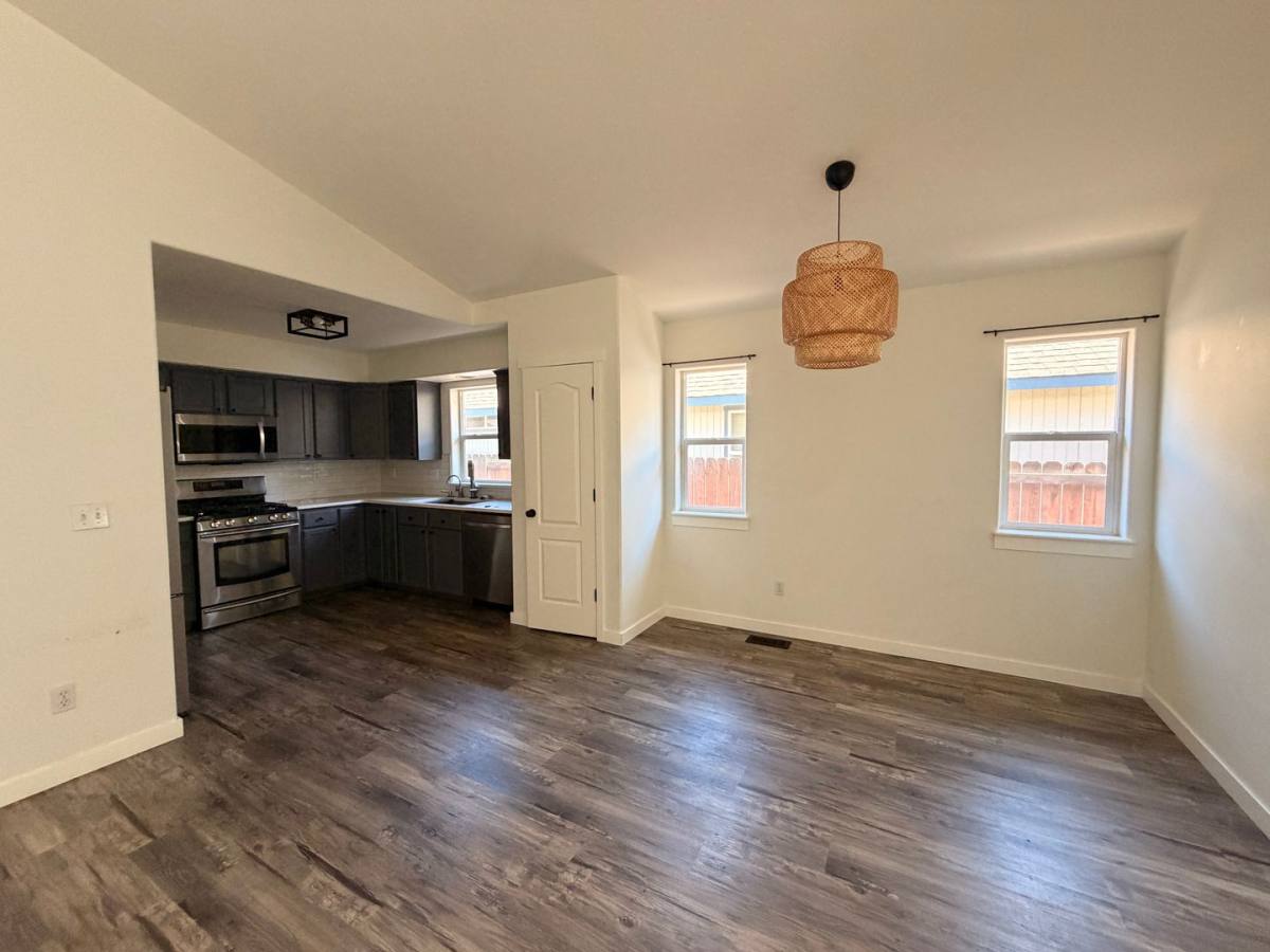 House for rent at 61031 Borden Dr, Bend, OR 97702