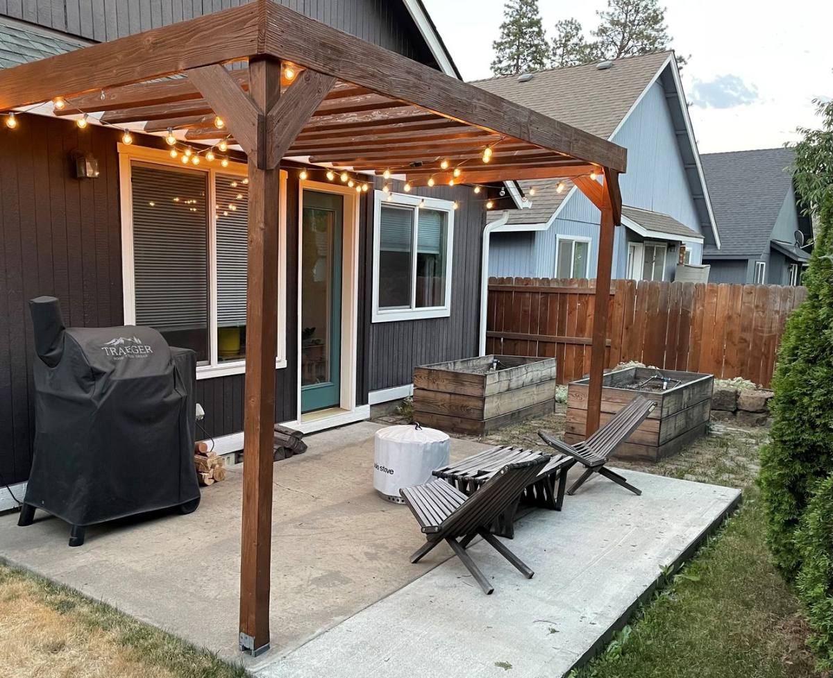 House for rent at 61031 Borden Dr, Bend, OR 97702