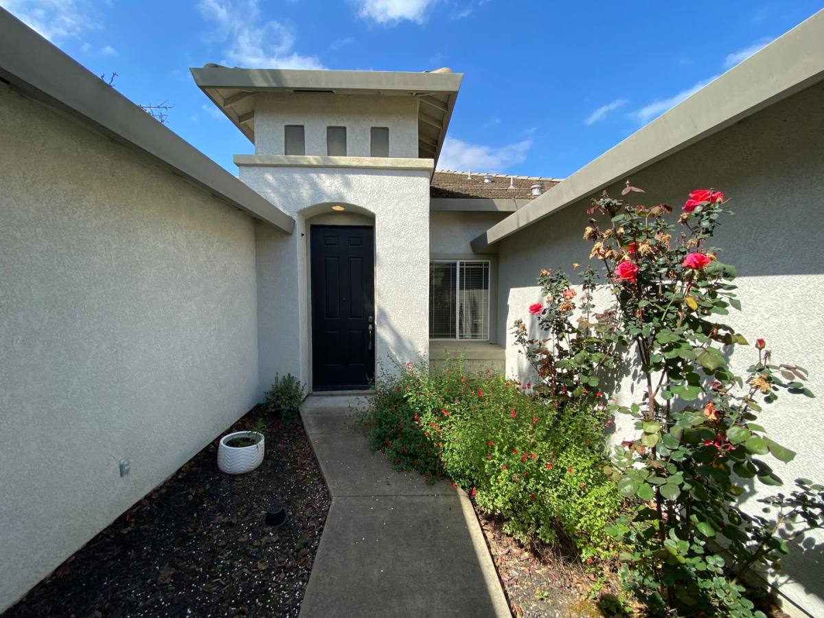 House for rent at 9748 Roedell Way, Elk Grove, CA 95624
