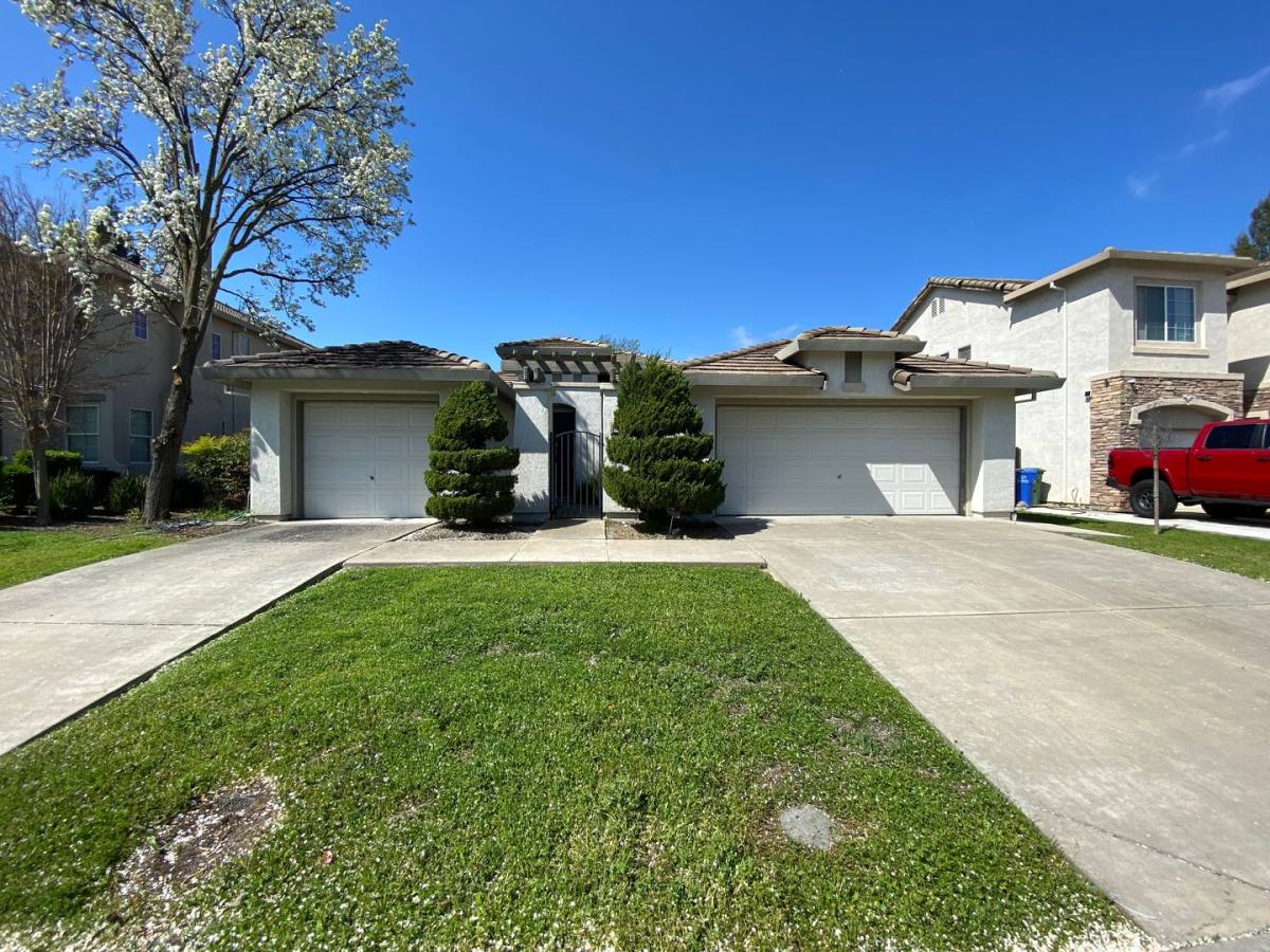 House for rent at 9748 Roedell Way, Elk Grove, CA 95624