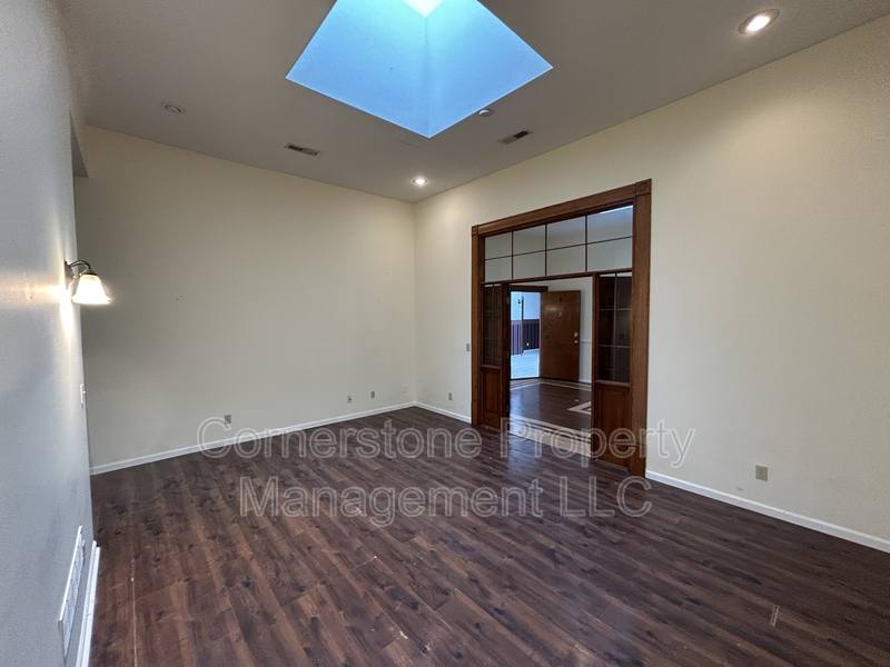 Apartment for rent at 202 1 2 S Main St, Ottawa, KS 66067