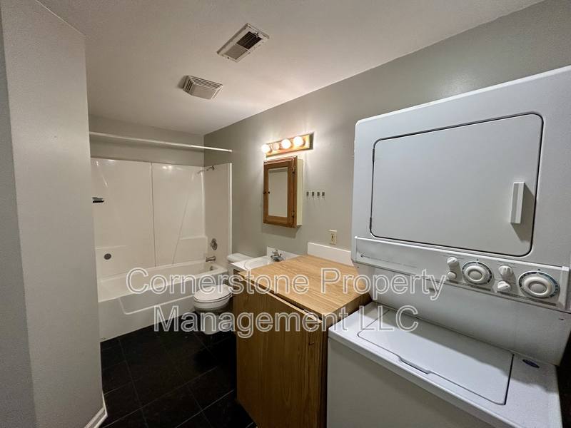 Apartment for rent at 202 1 2 S Main St, Ottawa, KS 66067