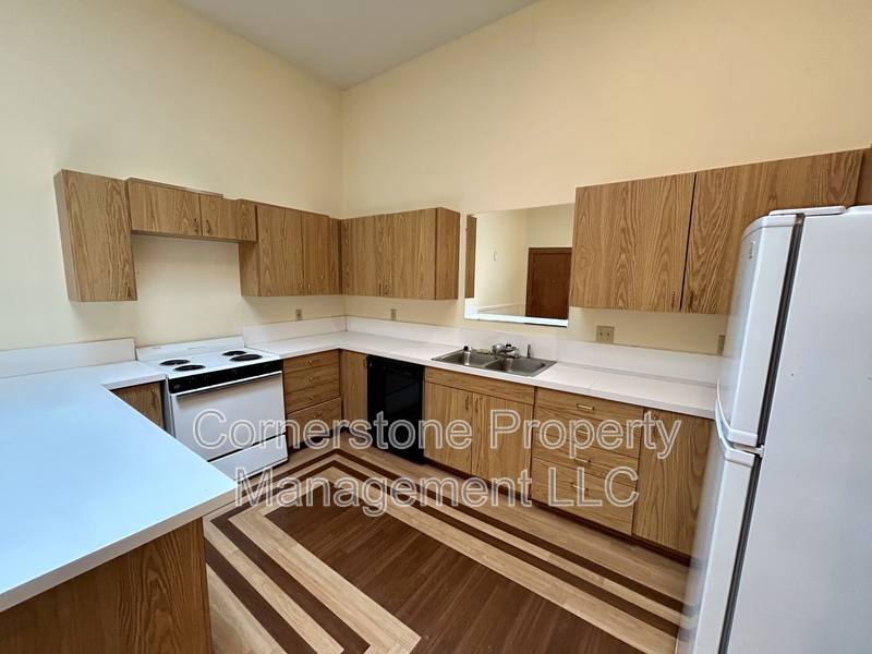 Apartment for rent at 202 1 2 S Main St, Ottawa, KS 66067