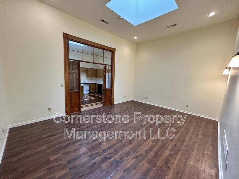 Apartment for rent at 202 1 2 S Main St, Ottawa, KS 66067