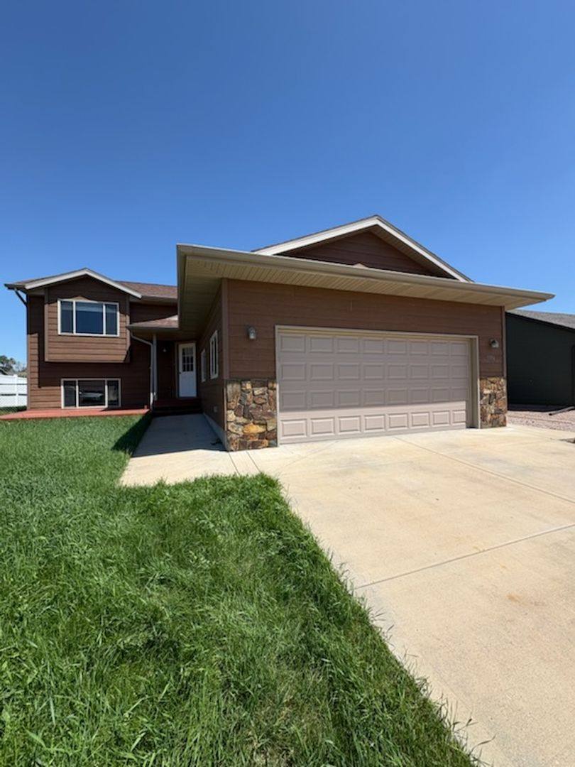 House for rent at 5016 Dylan Dr, Rapid City, SD 57703