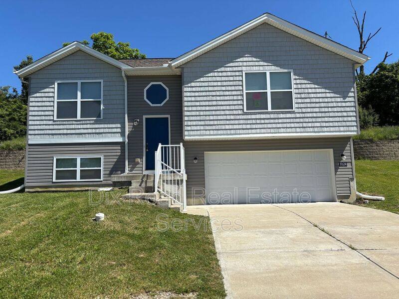 House for rent at 1024 Golfview Dr, Hamilton, OH 45013