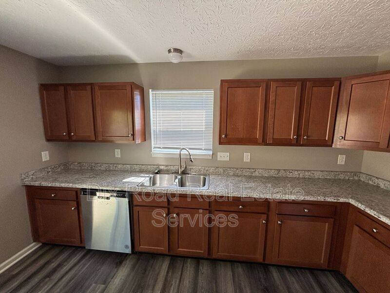 House for rent at 1024 Golfview Dr, Hamilton, OH 45013