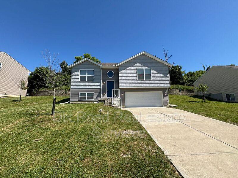 House for rent at 1024 Golfview Dr, Hamilton, OH 45013