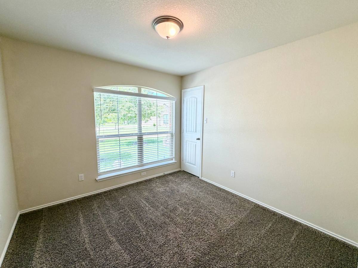 House for rent at 829 Ibis Falls Loop, Jarrell, TX 76537