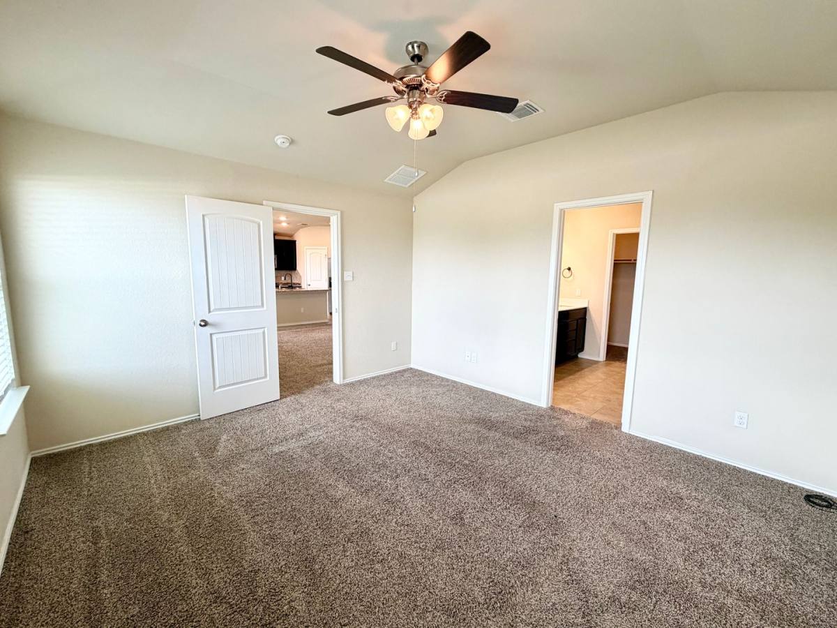 House for rent at 829 Ibis Falls Loop, Jarrell, TX 76537